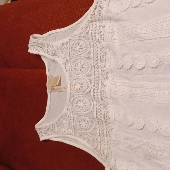 Top - Picture 2 of 3